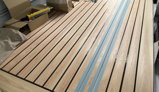 キャンピングカー製作・床張り（2/3）