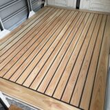 キャンピングカー製作・床張り（3/3）